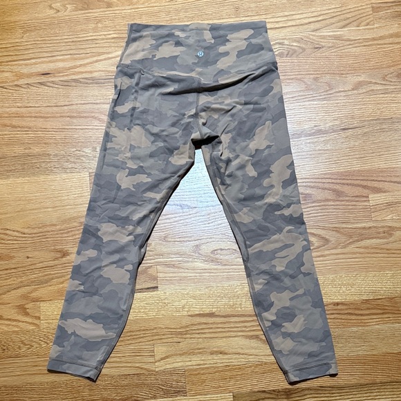 Camo Print Lululemon Leggings- NO PILLING - Picture 3 of 3